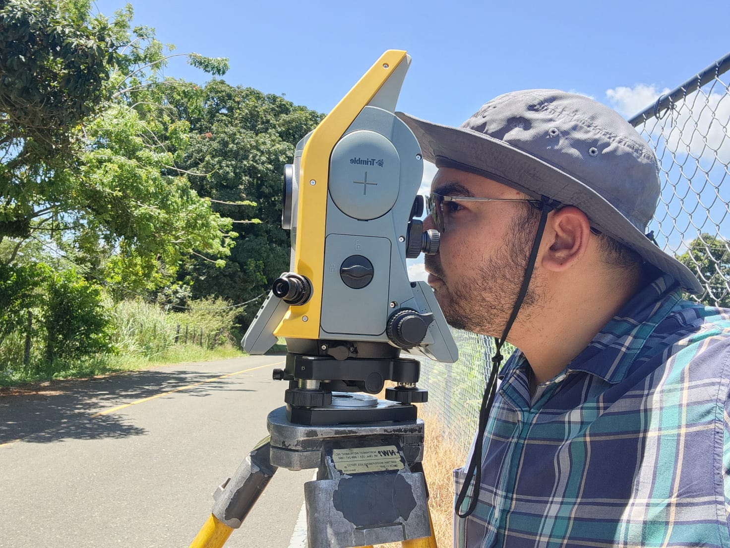 Trabajo de Agrimensura en Campo